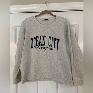 Women’s Ocean City Grey Crewneck Sweatshirt Size Medium Like New!
